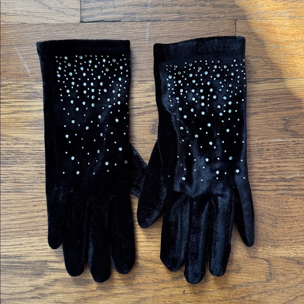 🎄Crystal embellished black velvet gloves. Size S.